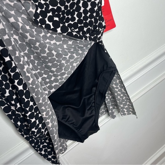 MagicSuit by Miraclesuit Slimming Black and white Dress One Piece Swimsuit NWT - Picture 2 of 8
